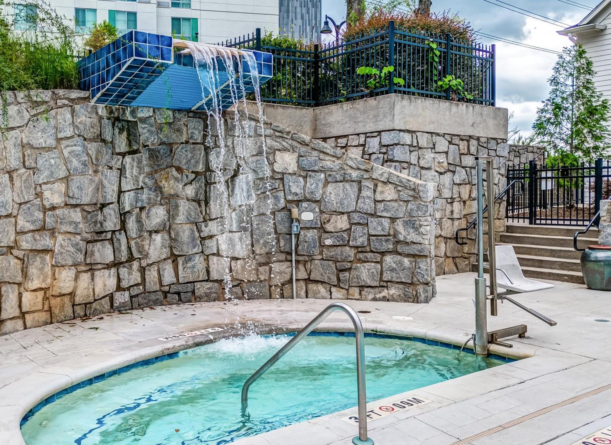 Hotel Indigo Atlanta Vinings By Ihg Smyrna Eksteriør billede